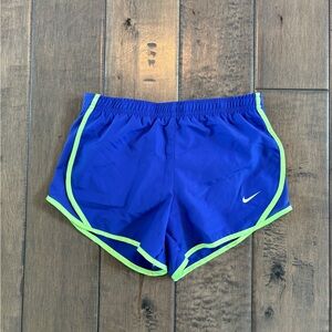 Girls size small Nike shorts